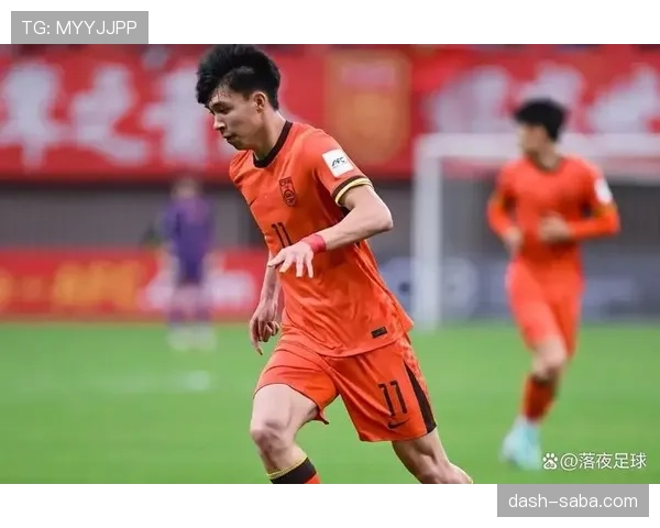 右后卫张琳芃高位逼抢出球破局本赛季更常前插压制