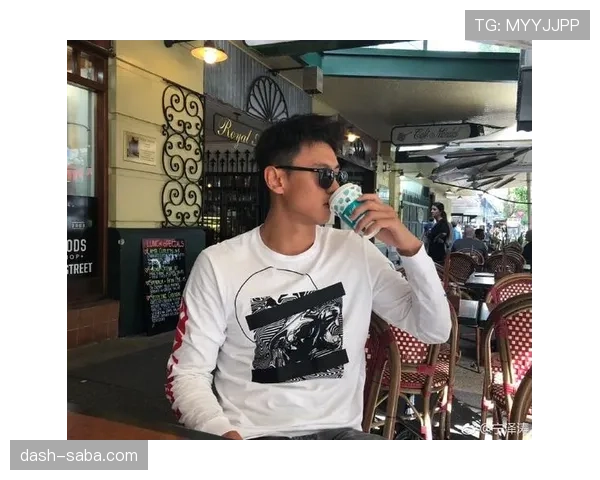 我说宁泽涛现身街头那画风，活成了把钱都当滤镜的人物